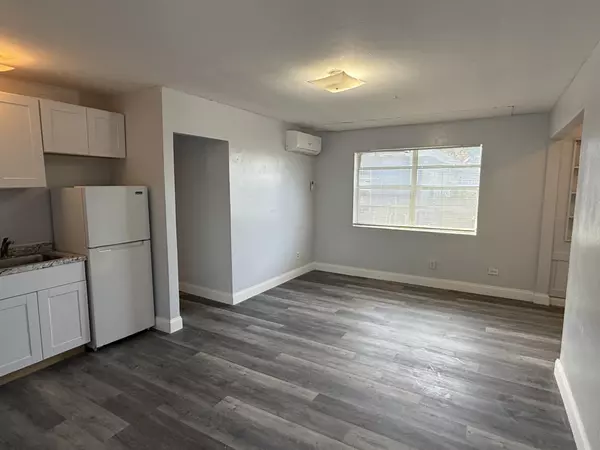 131 E 27th ST 2, Riviera Beach, FL 33404