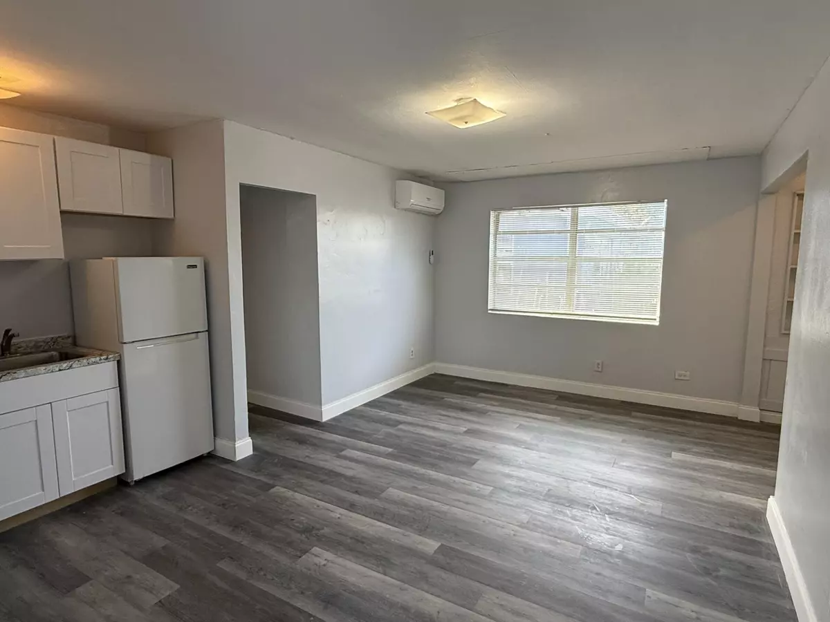 Riviera Beach, FL 33404,131 E 27th ST 1