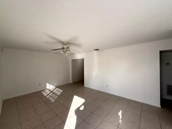 Lake Worth, FL 33463,4715 Weymouth ST