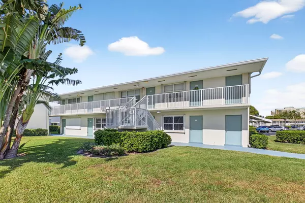 480 W Horizons 212, Boynton Beach, FL 33435
