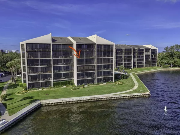 North Palm Beach, FL 33408,11390 Twelve Oaks WAY 420