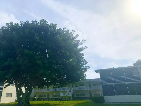 West Palm Beach, FL 33417,315 Camden N