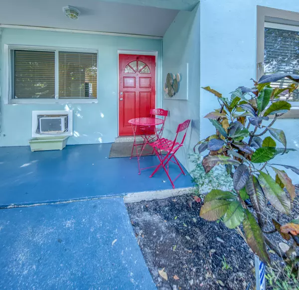 Lake Worth Beach, FL 33460,101 S Palmway 7