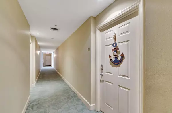 Lantana, FL 33462,804 E Windward WAY 404