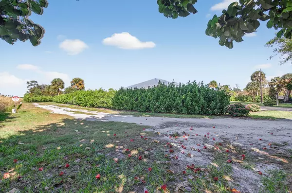 Hobe Sound, FL 33455,8249 SE Dharlys ST