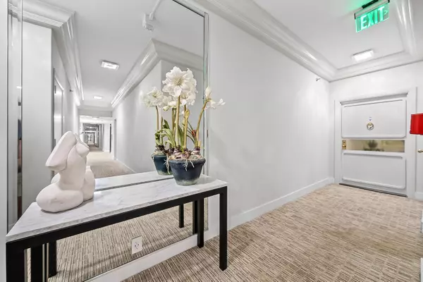 West Palm Beach, FL 33401,2427 Presidential WAY Ph3