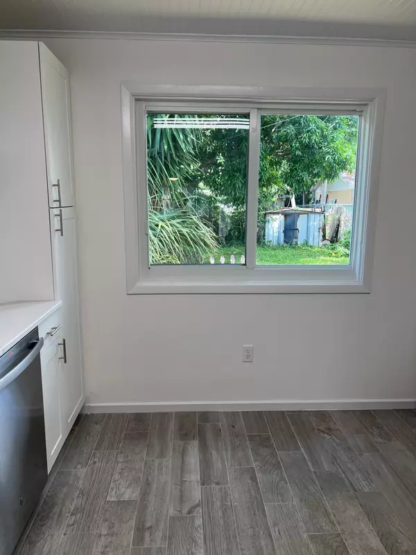 Lantana, FL 33462,515 N 7th ST