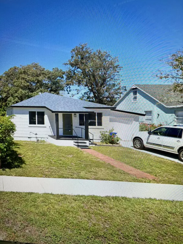 515 N 7th ST, Lantana, FL 33462