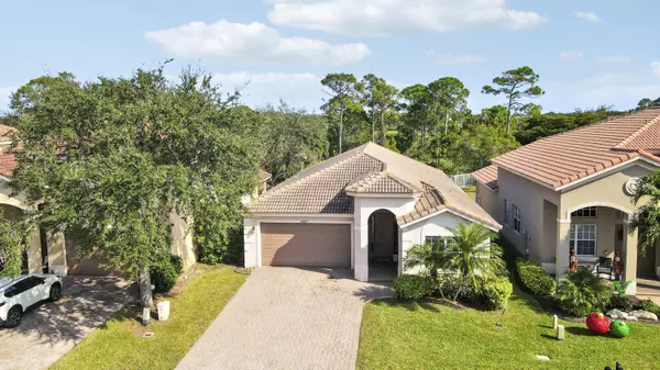 Stuart, FL 34997,5017 SE Graham DR