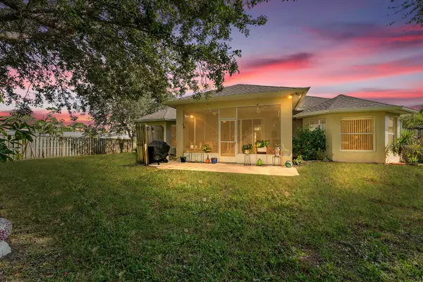 Port Saint Lucie, FL 34983,579 SE Marydale TER