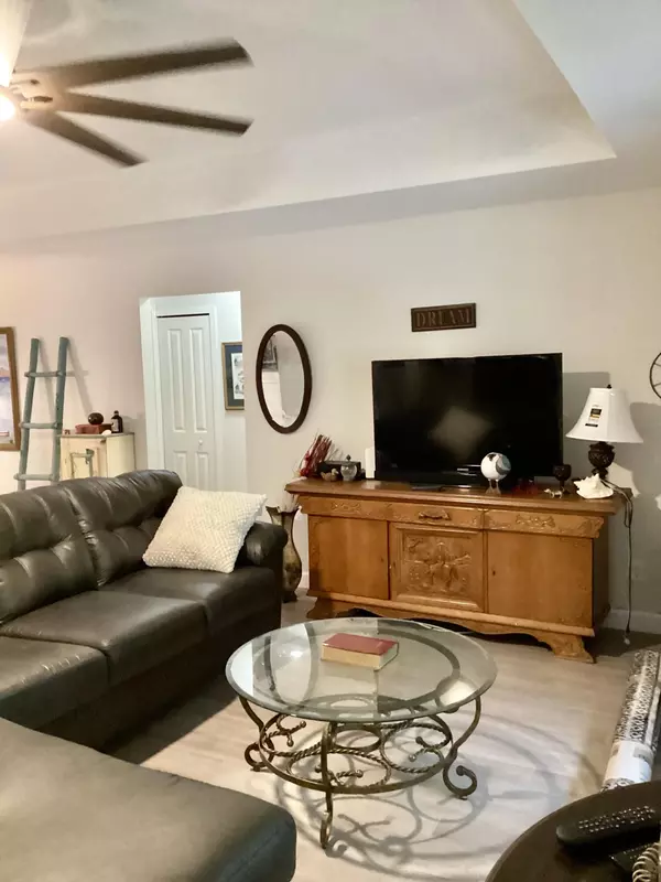 Vero Beach, FL 32962,23 SW Highlands DR