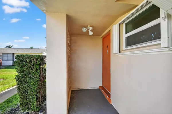 West Palm Beach, FL 33415,2667 Dudley DR B