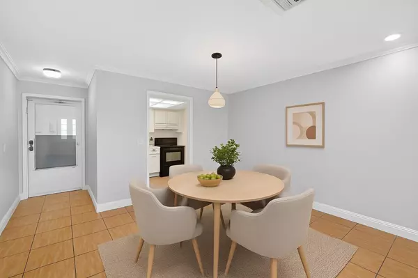 West Palm Beach, FL 33415,2667 Dudley DR B