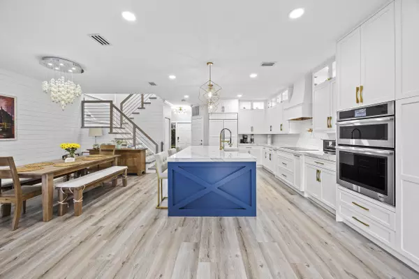 6822 Via Regina, Boca Raton, FL 33433