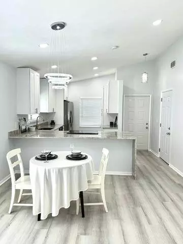 Boca Raton, FL 33496,8625 Raintree CT