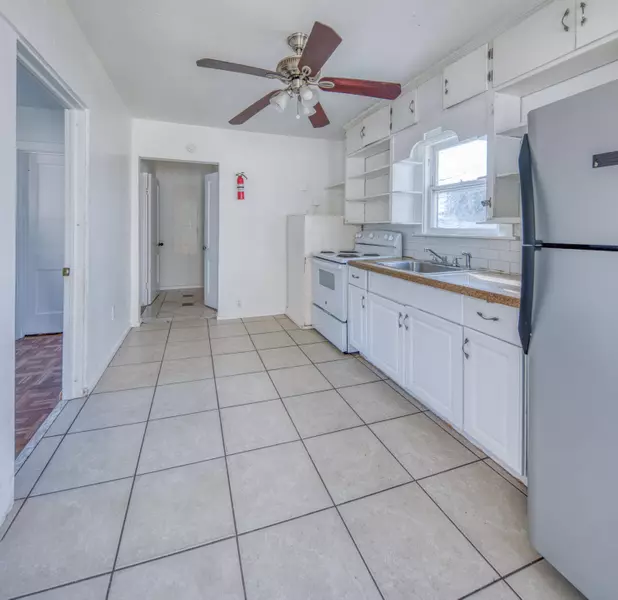 505 S J ST Up, Lake Worth Beach, FL 33460