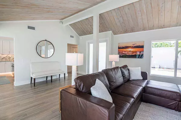 Jupiter, FL 33477,103 W W Sandpiper CIR