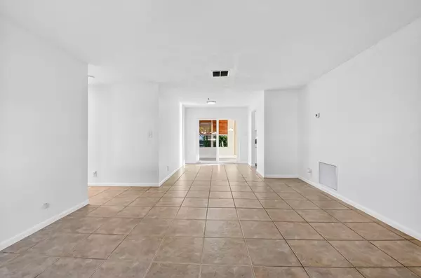 Boynton Beach, FL 33426,814 SW 6th AVE