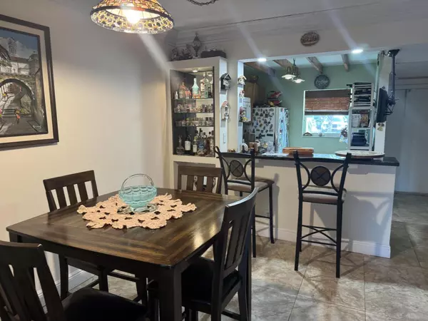 Deerfield Beach, FL 33064,4311 Crystal Lake DR 119