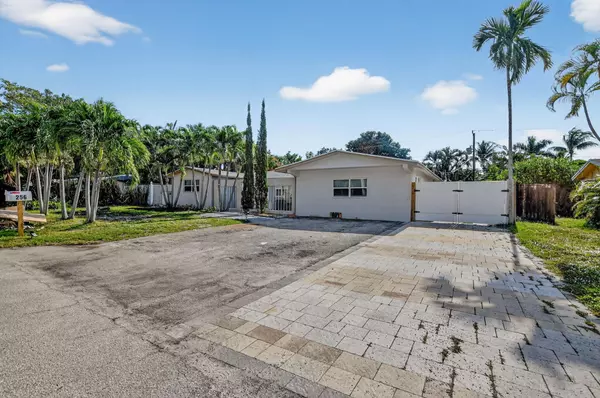 Boca Raton, FL 33432,256 SW 11th PL