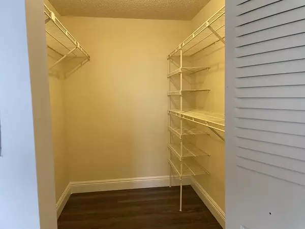 Lake Worth, FL 33467,4640 W Lucerne Lakes BLVD 605