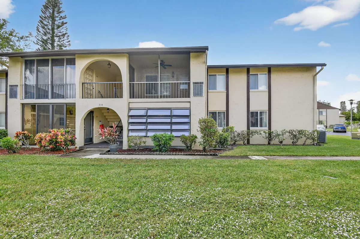 Greenacres, FL 33463,310 Pine Ridge CIR B-1