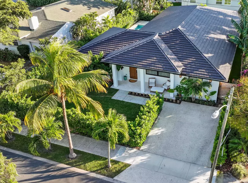 330 Laurie RD, West Palm Beach, FL 33405