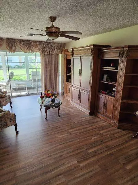 Fort Pierce, FL 34982,625 Pines Knoll B