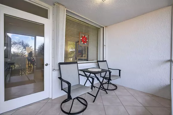 North Palm Beach, FL 33408,109 Paradise Harbour BLVD 409