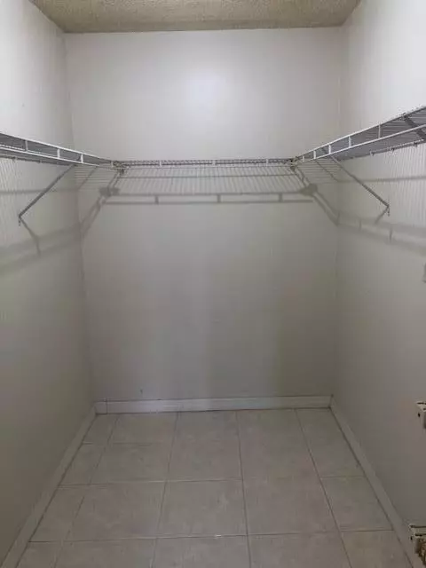 West Palm Beach, FL 33411,195 Lake Carol DR