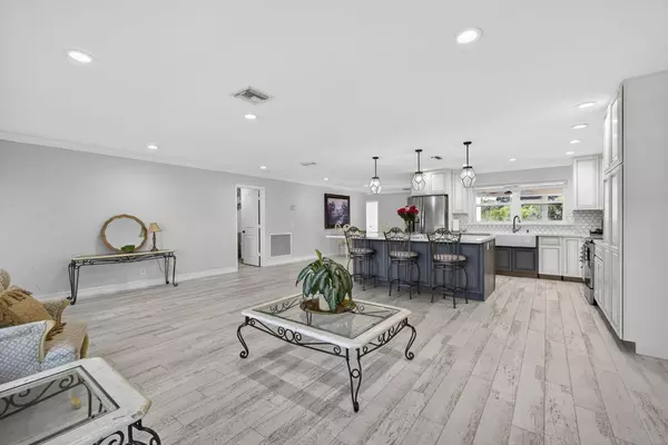 16490 Rustic RD, Wellington, FL 33470