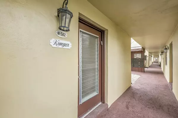 Delray Beach, FL 33484,582 Flanders M DR