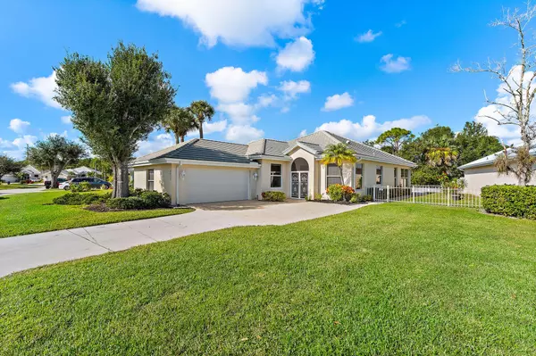 Hobe Sound, FL 33455,7756 SE Bay Cedar CIR
