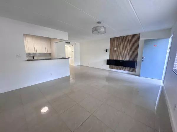 Palm Springs, FL 33461,2100 Springdale BLVD 112y