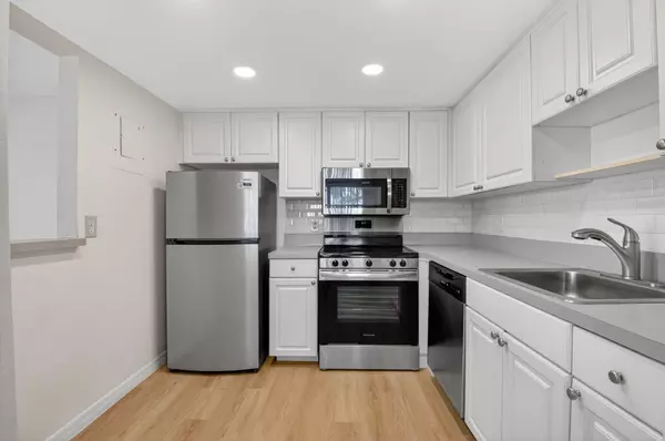 51 Flanders B, Delray Beach, FL 33484