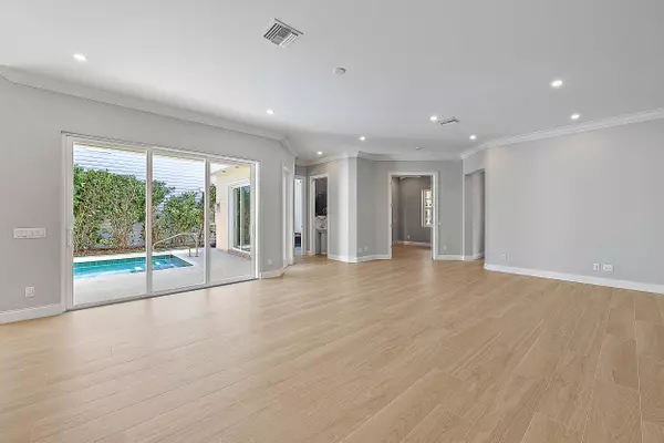 Jupiter, FL 33458,248 Honeysuckle DR