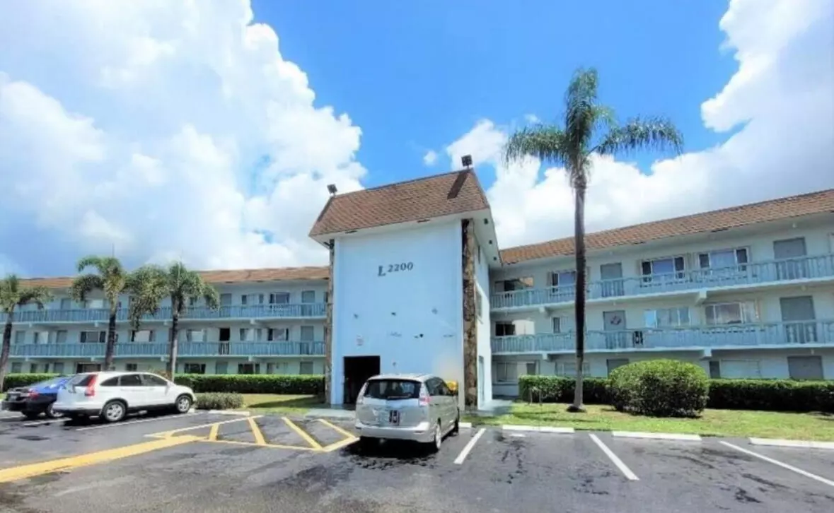 Palm Springs, FL 33461,2200 Springdale BLVD 111