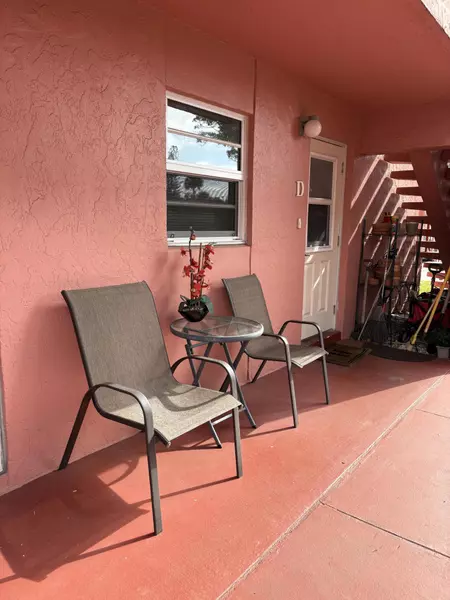 26 Golfs Edge D, West Palm Beach, FL 33417