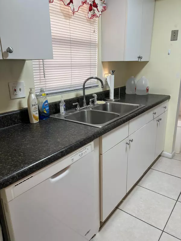 West Palm Beach, FL 33417,26 Golfs Edge D