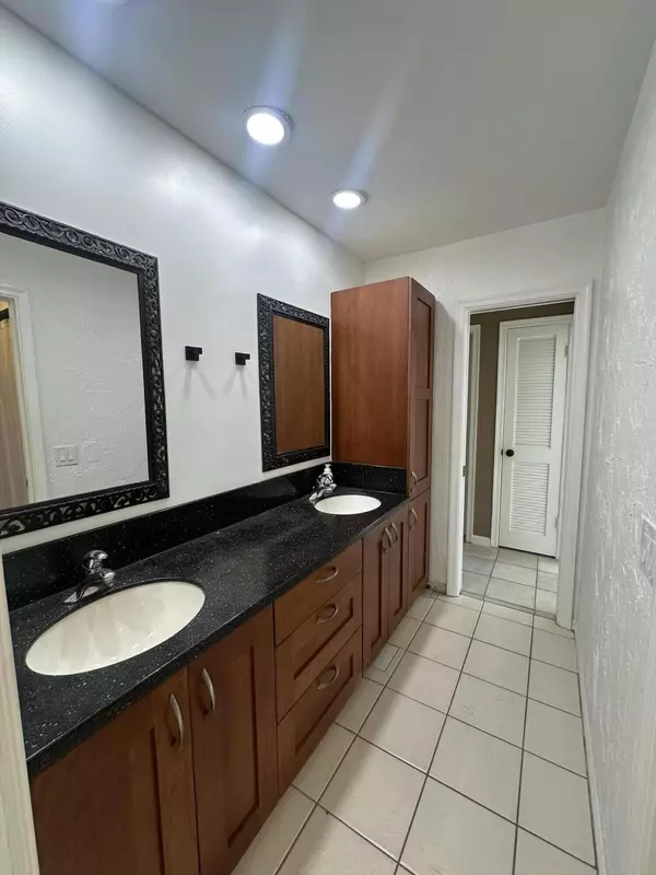 Boca Raton, FL 33486,2030 Bonnie ST