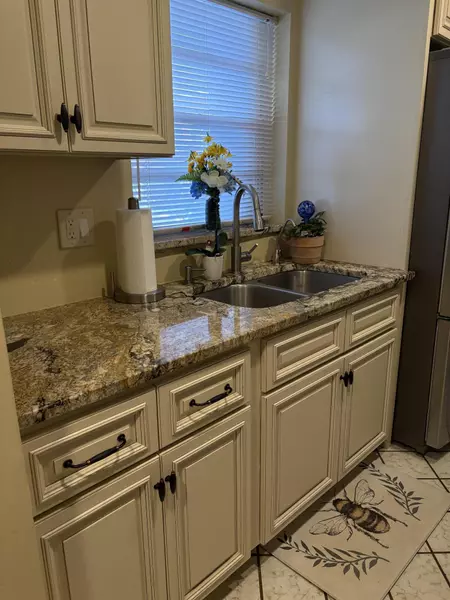 26 Golf'S Edge B, West Palm Beach, FL 33417