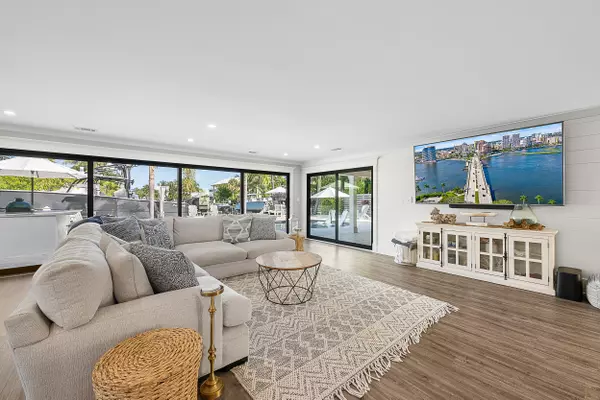 Jupiter, FL 33458,355 Center ST