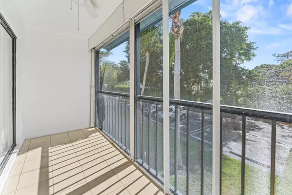 West Palm Beach, FL 33409,1117 Green Pine BLVD D2