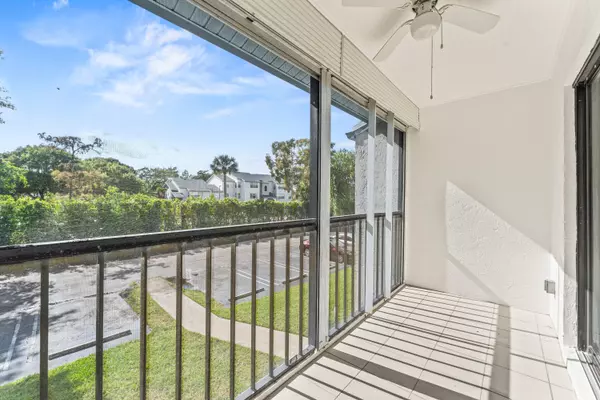 West Palm Beach, FL 33409,1117 Green Pine BLVD D2