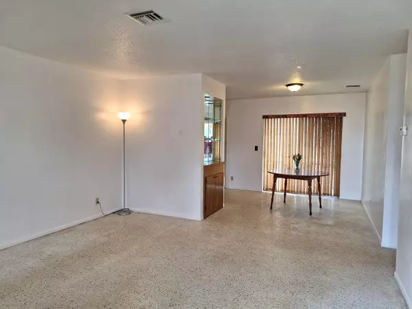 West Palm Beach, FL 33415,2596 Rosehaven RD