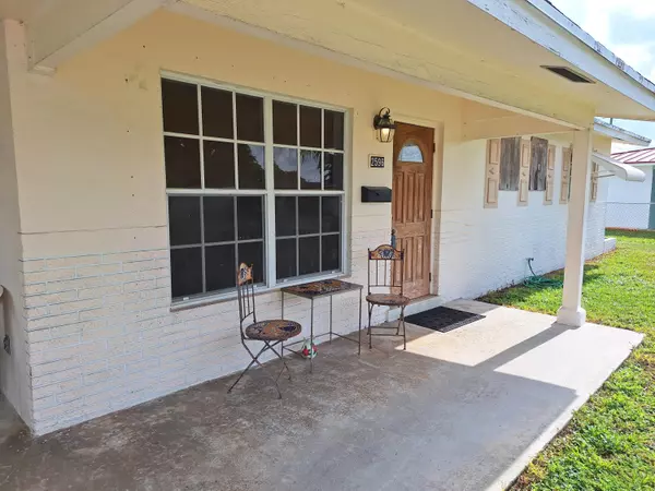 West Palm Beach, FL 33415,2596 Rosehaven RD