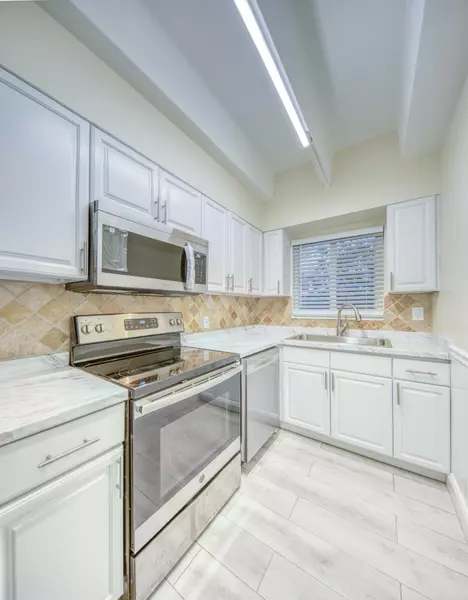 1520 Lake AVE 3a, Lake Worth Beach, FL 33460