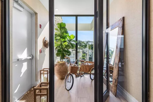 Delray Beach, FL 33483,1177 George Bush BLVD 303