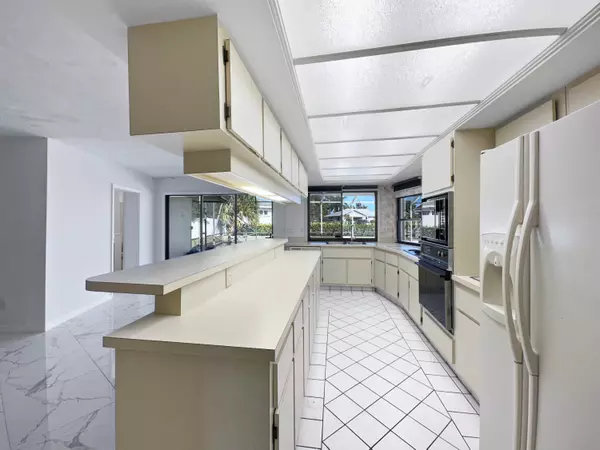 Fort Pierce, FL 34951,5506 W Echo Pines CIR