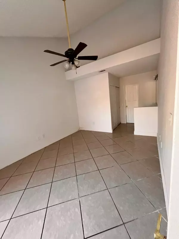 West Palm Beach, FL 33406,4132 Palm Bay CIR B